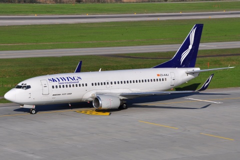Z3-AAJ - 737-33A - Skywings International - ZRH - 11-04-2010