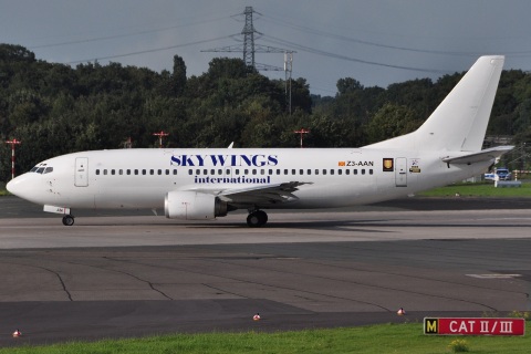 Z3-AAN - 737-382 - Skywing International - DUS - 11-09-2010