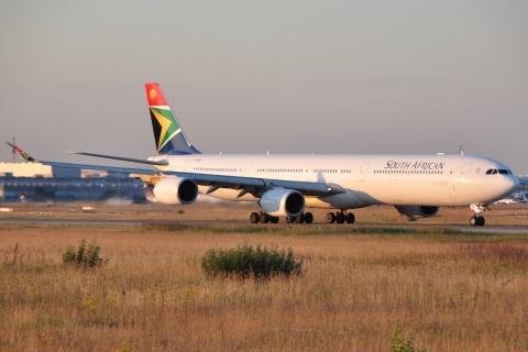 ZS-SNI - A340-642 - South African Airways - FRA - 07-07-2010b