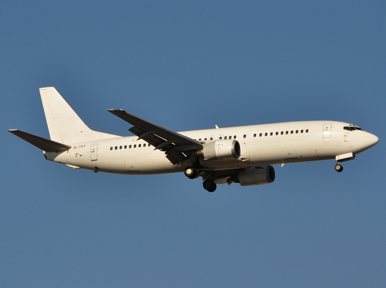 4L-TGT - 737-4Q8 - Airzena Georgian Airways - AYT - 27-08-2011