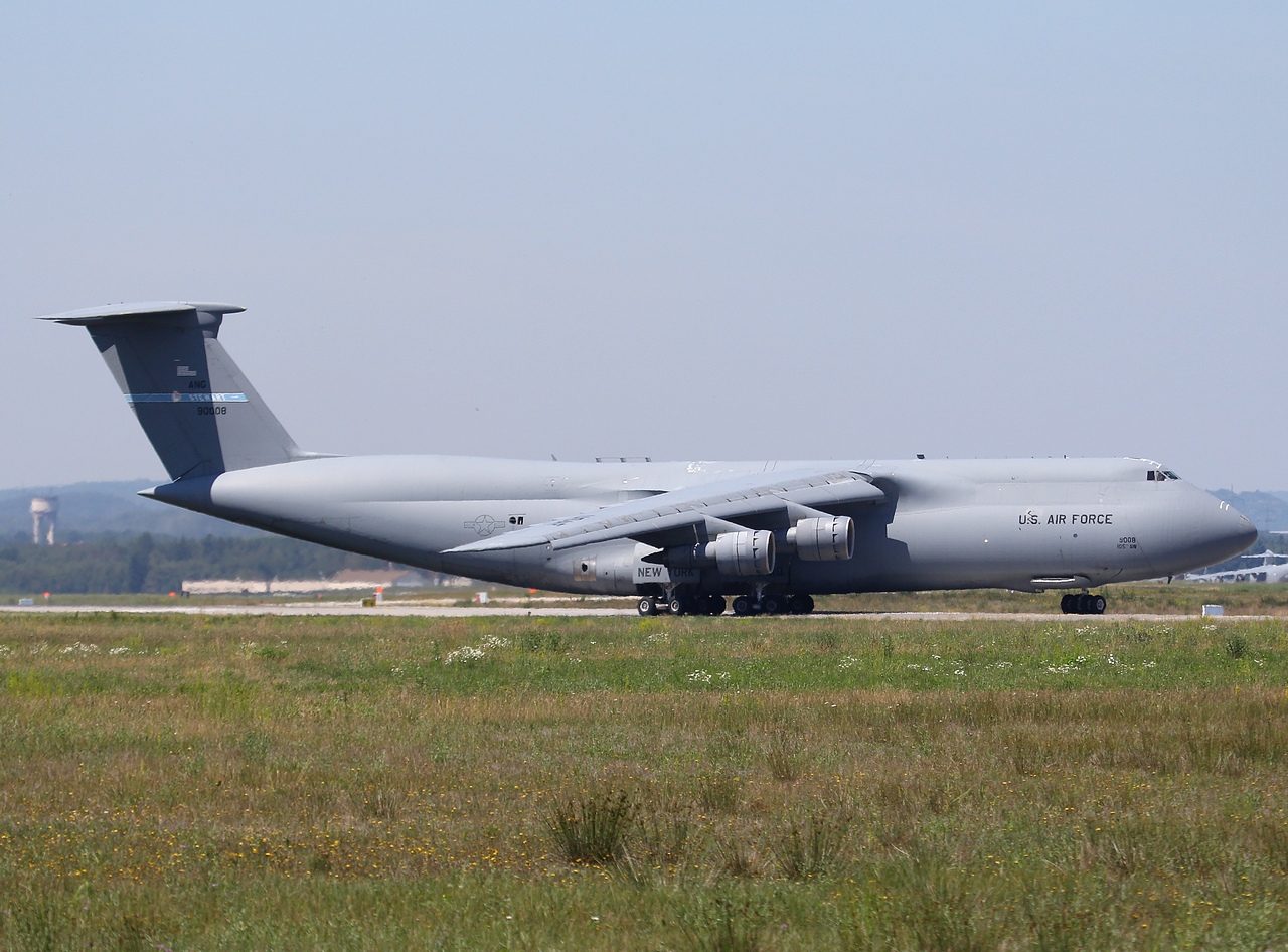 69-0008 - C-5A Galaxy - United States Air Force - RMS - 27-06-2011
