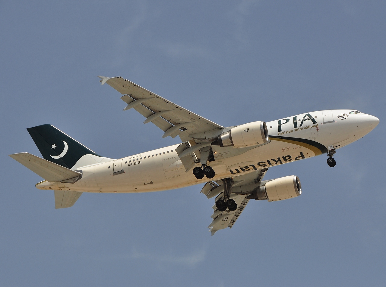 AP-BEB - A310-308 - PIA Pakistan International Airlines - DXB - 07-04-2011