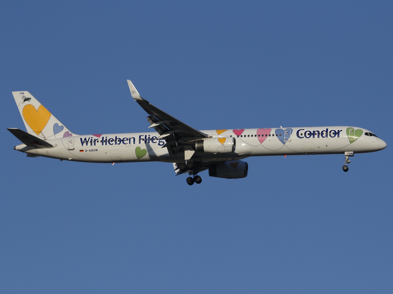 D-ABON - 757-330(WL) - Condor - AYT - 26-08-2011