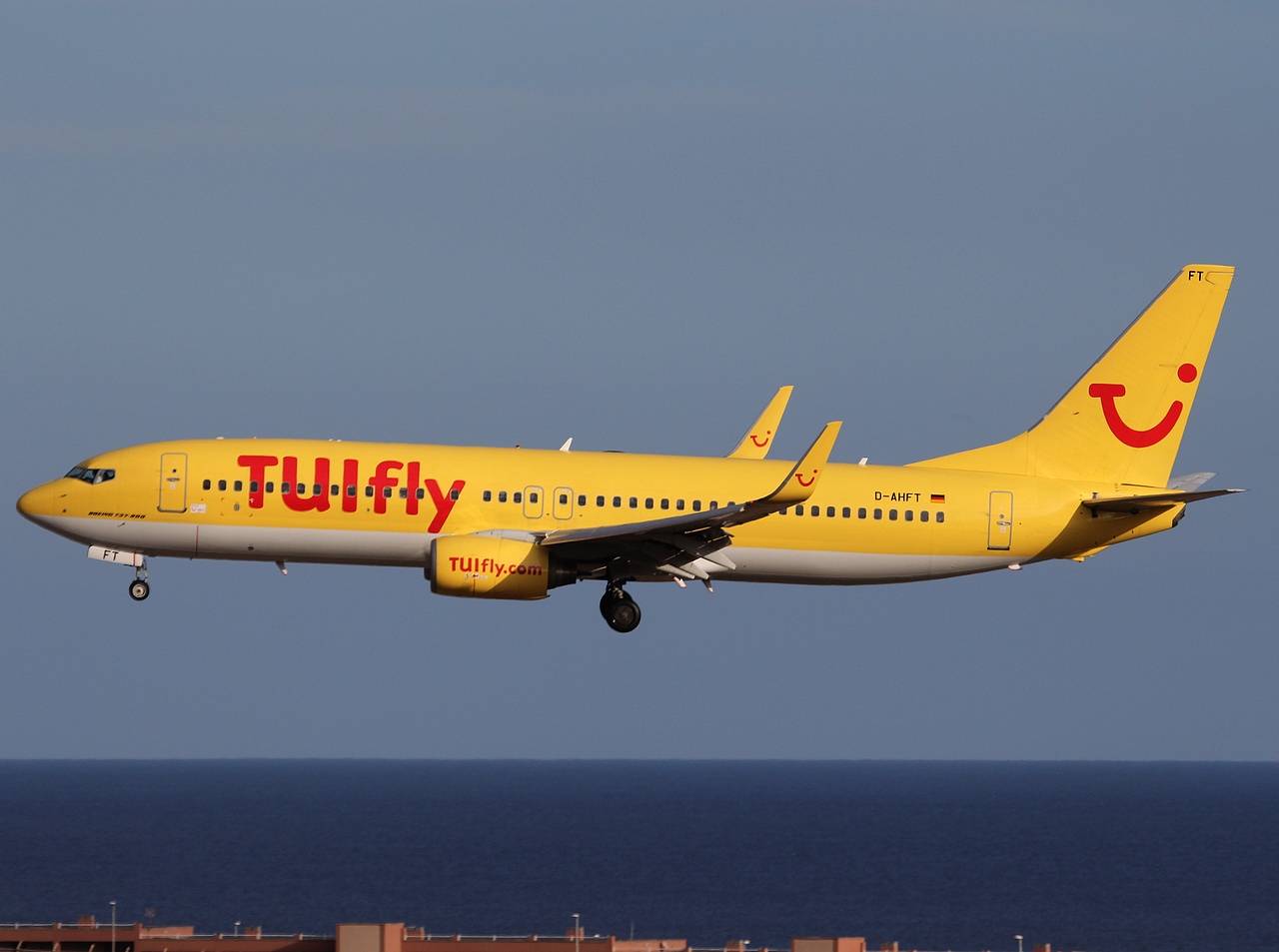 D-AHFT - 737-8K5(WL) - TUIfly - LPA - 18-02-2011