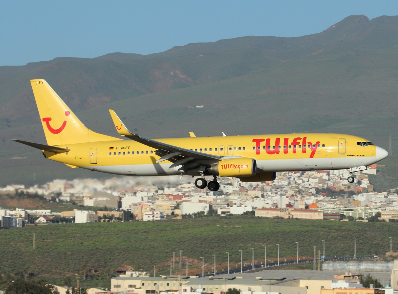 D-AHFV - 737-8K5(WL) - TUIfly - LPA - 18-02-2011