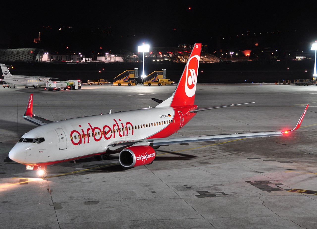 D-AHXB - 737-7K5(WL) - Air Berlin - SZG - 09-01-2011