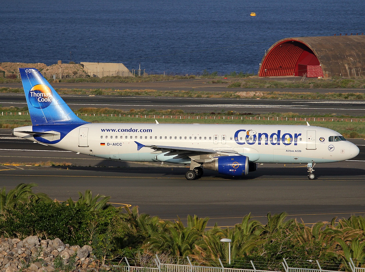 D-AICC - A320-212 - Condor - LPA - 18-02-2011