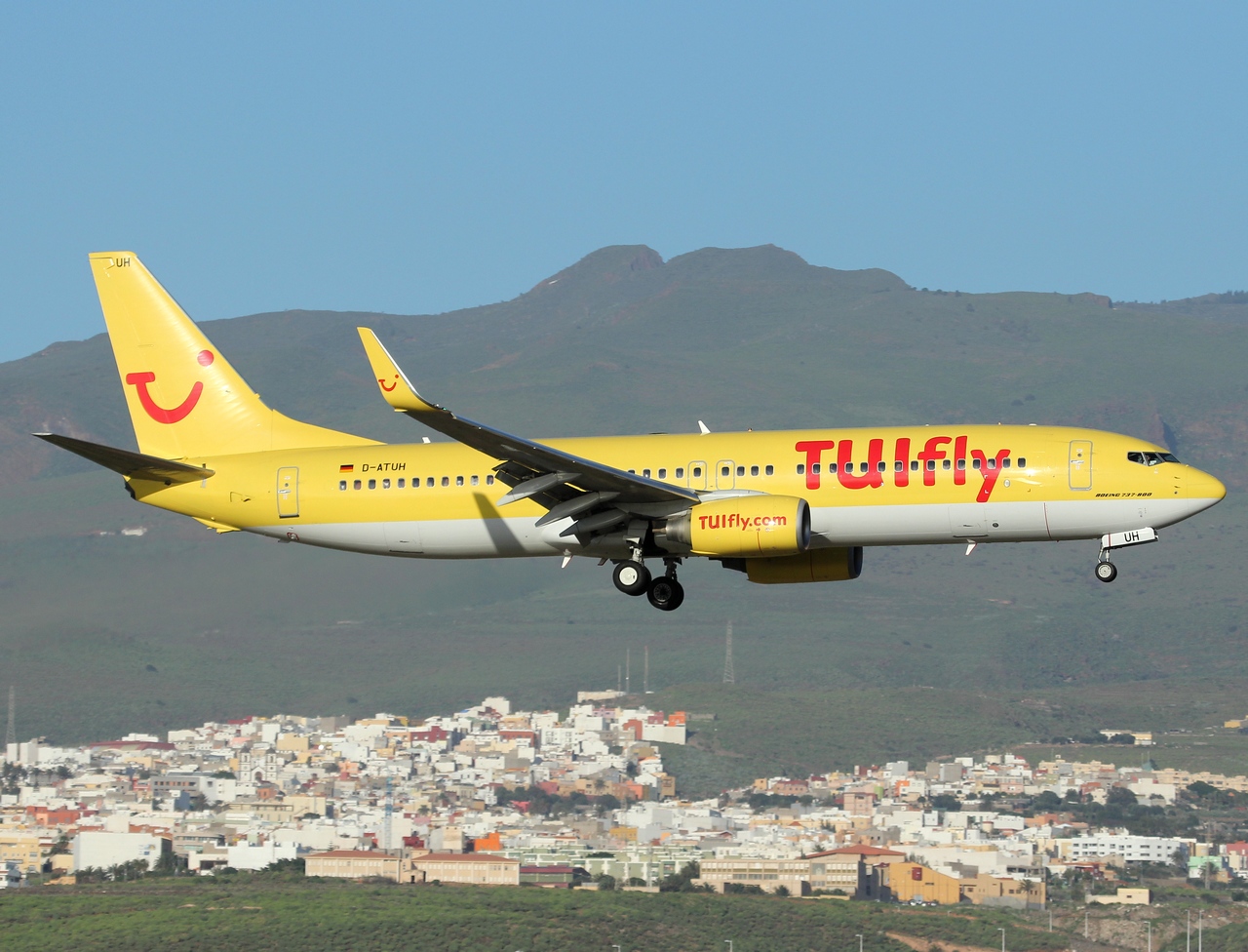 D-ATUH - 737-8K5(WL) - TUIfly - LPA - 18-02-2011b