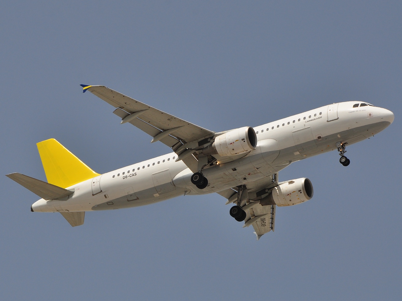 D6-CAS - A320-214 - Sudan Airways - DXB - 08-04-2011