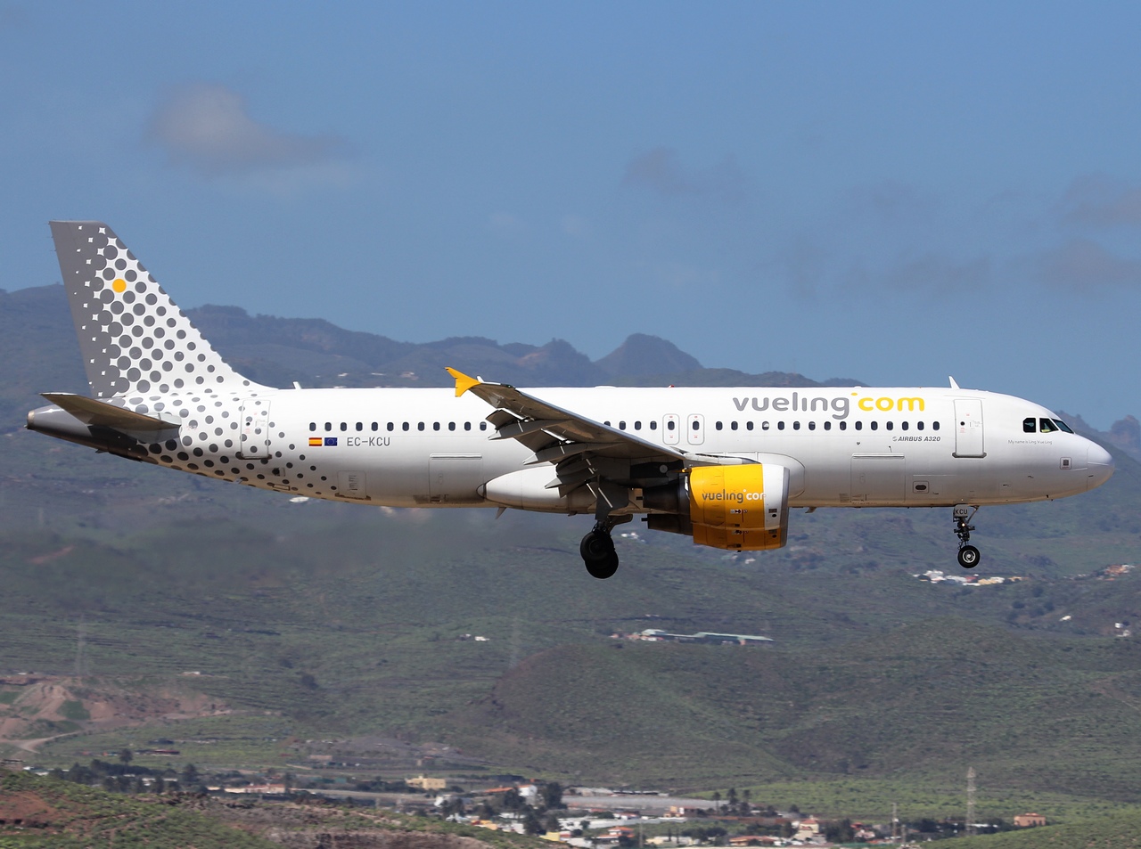 EC-KCU - A320-216 - Vueling - LPA - 18-02-2011