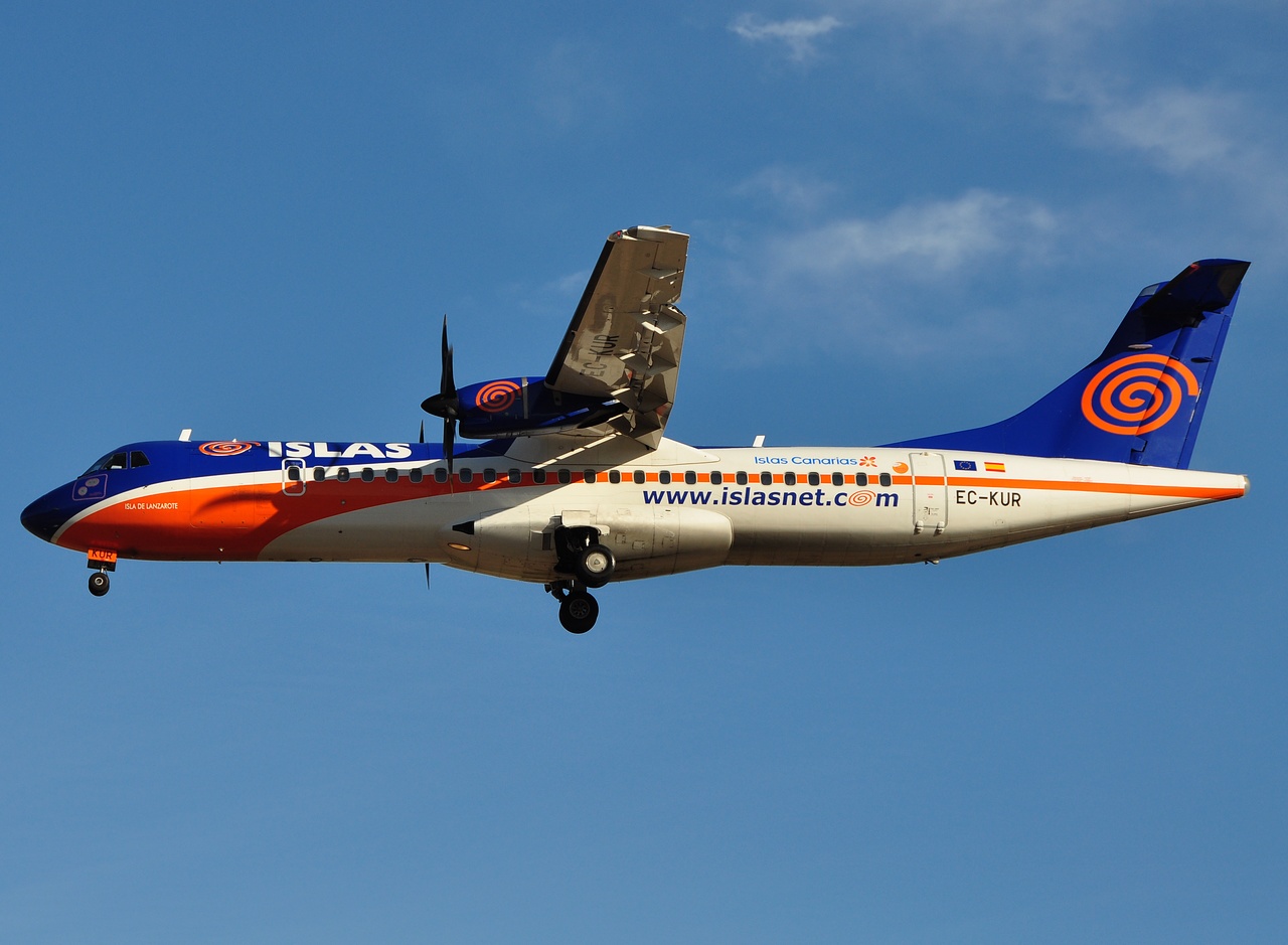 EC-KUR - ATR 72-500 (72-212A) - Islas Airways - LPA - 19-02-2011b