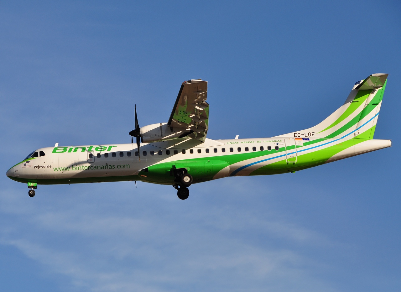 EC-LGF - ATR 72-500 (72-212A) - Binter Canarias - LPA - 19-02-2011b