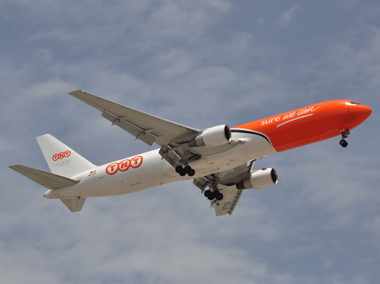 EC-LKI - 767-383(ER) - TNT Airways - DXB - 07-04-2011