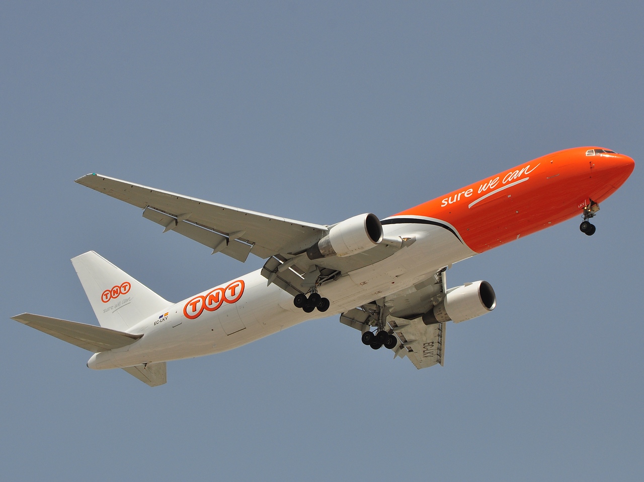 EC-LKV - 767-383(ER) - TNT Airways - DXB - 08-04-2011