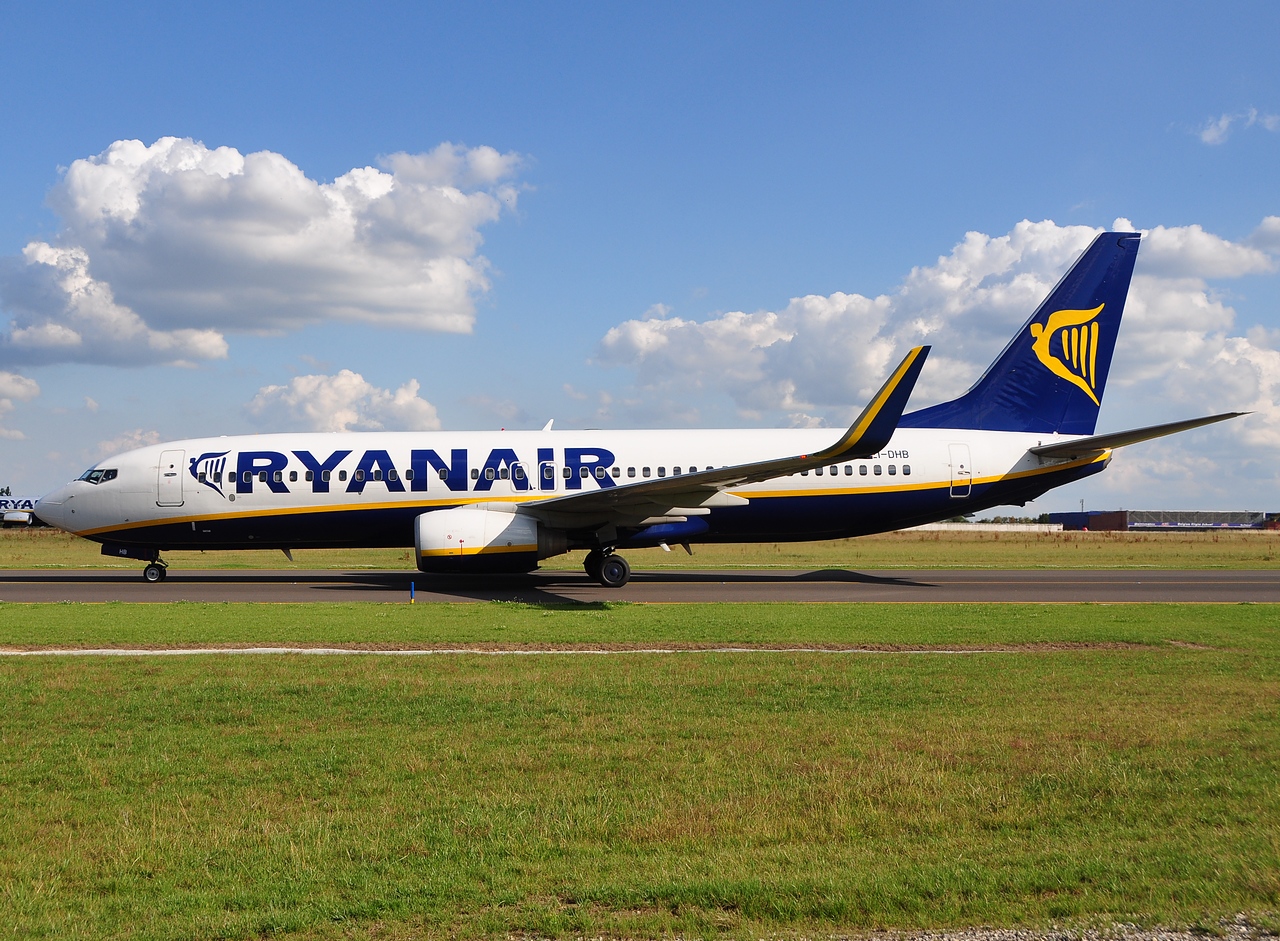 EI-DHB - 737-8AS(WL) - Ryanair - CRL - 01-07-2011