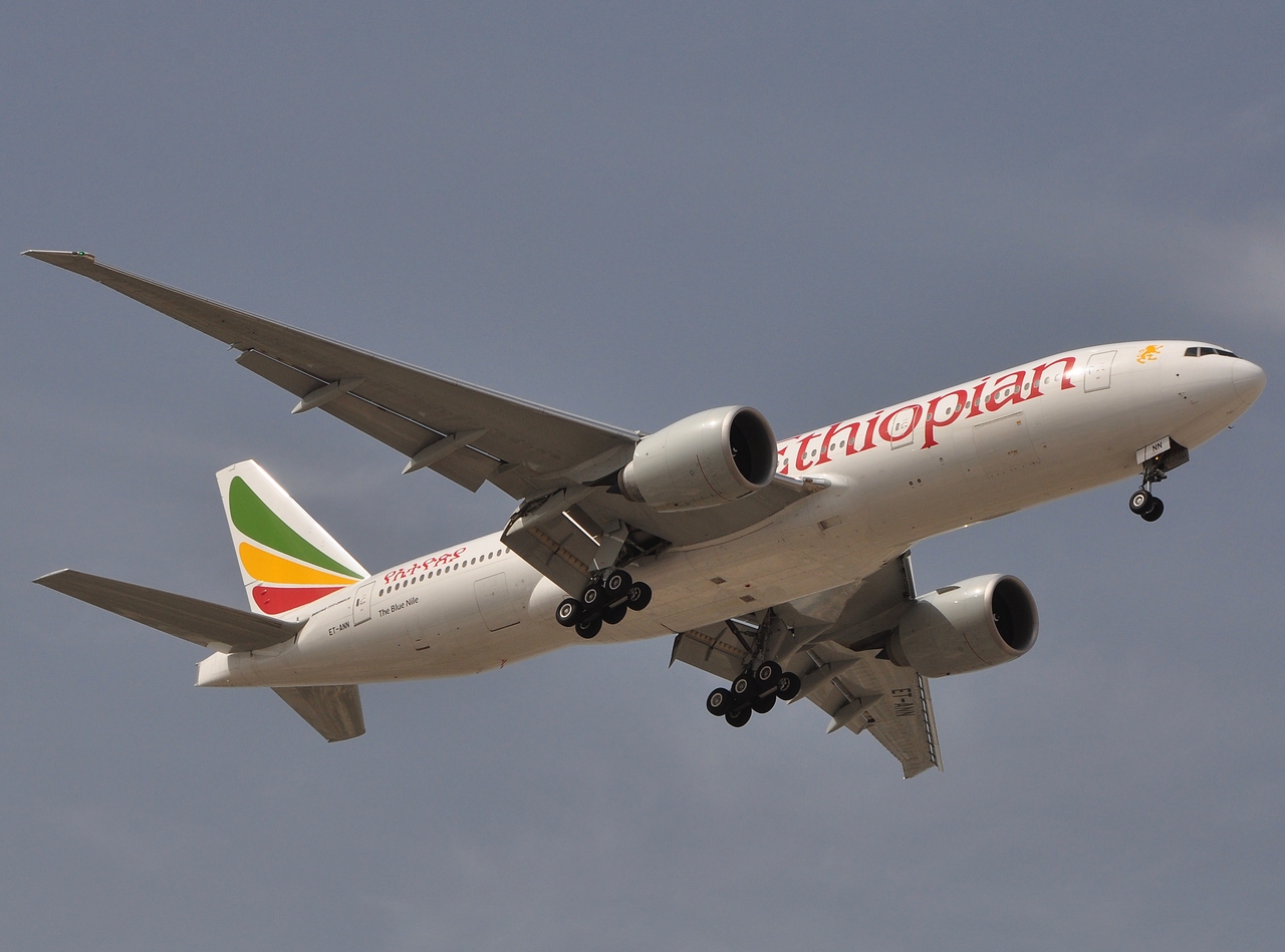 ET-ANN - 777-260(LR) - Ethiopian Airlines - DXB - 07-04-2011
