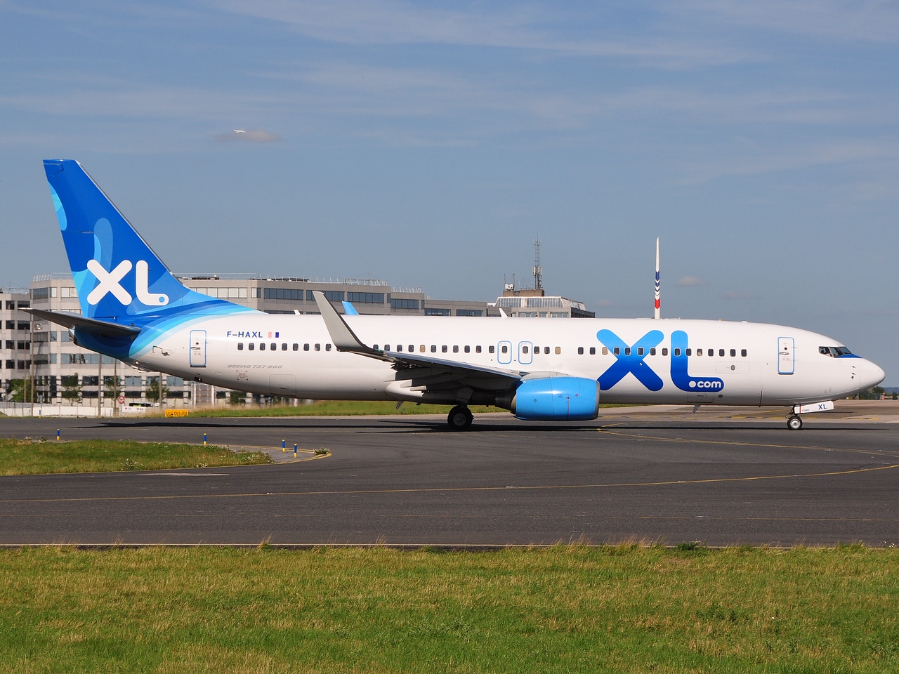 F-HAXL - 737-8Q8(WL) - XL Airways France - CDG - 26-06-2011