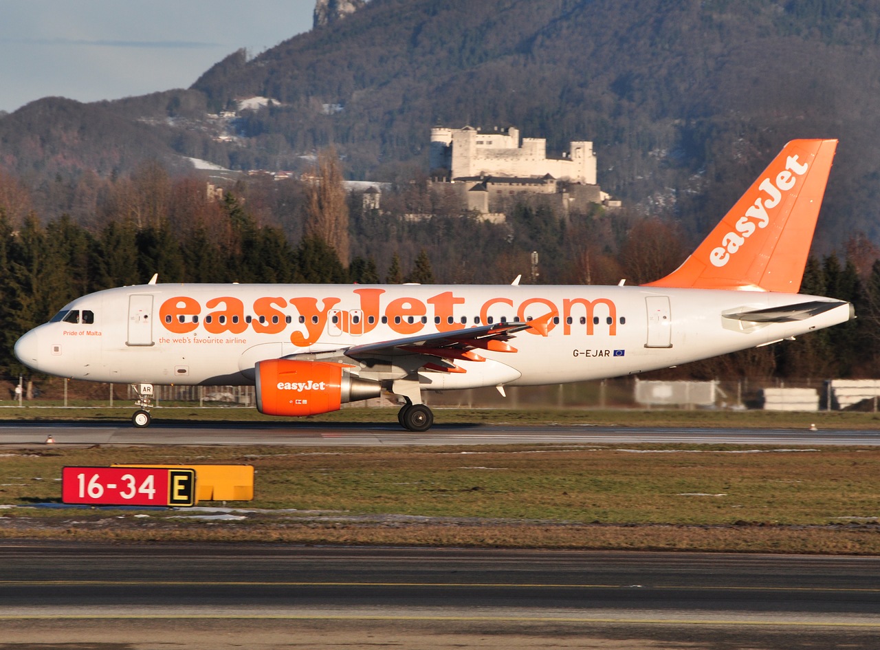 G-EJAR - A319-111 - easyJet - SZG - 08-01-2011c