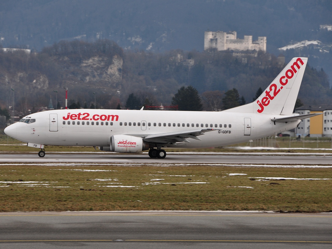 G-GDFB - 737-33A(WL) - Jet2 - SZG - 08-01-2011