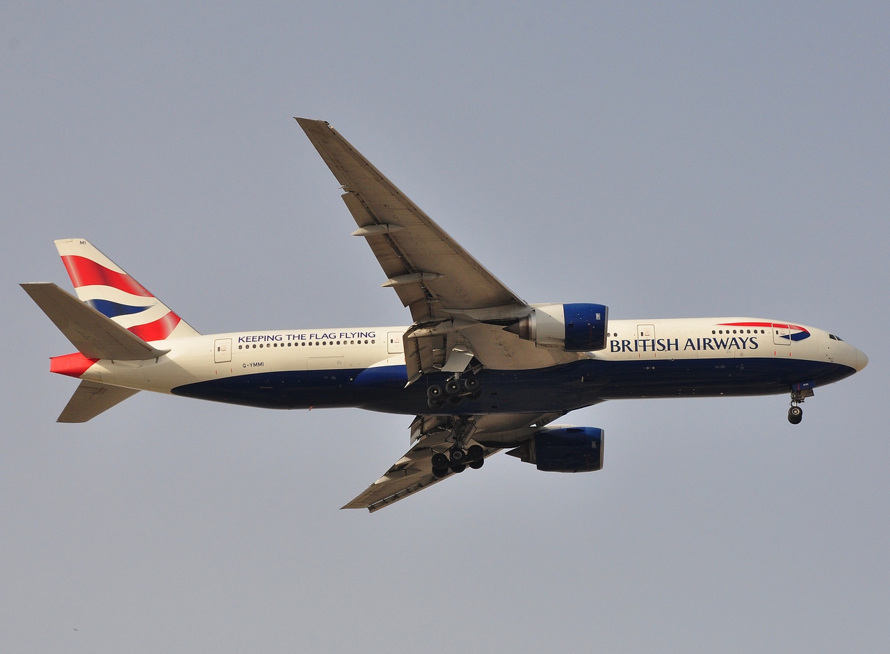 G-YMMI - 777-236(ER) - British Airways - DXB - 03-04-2011