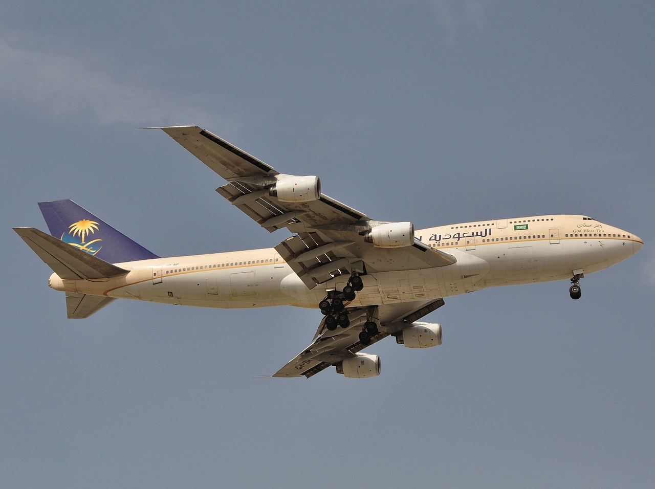 HZ-AIP - 747-368 - Saudi Arabian Airlines - DXB - 07-04-2011