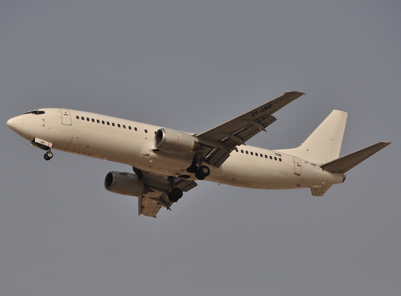 JY-JAP - 737-46B - Jordan Aviation - DXB - 03-04-2011