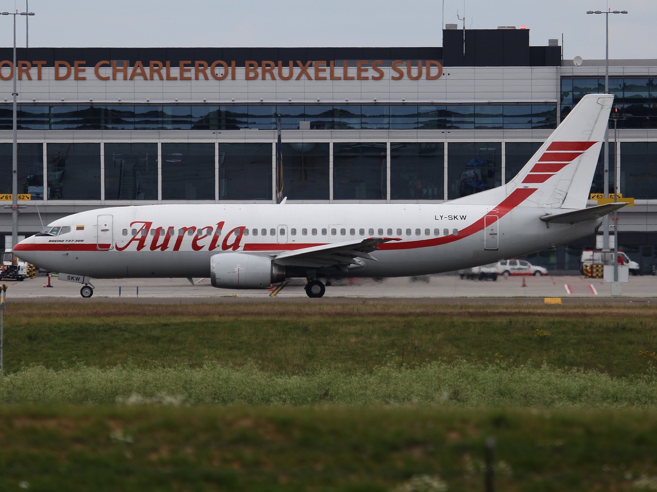 LY-SKW - 737-382 - Aurela - CRL - 02-07-2011