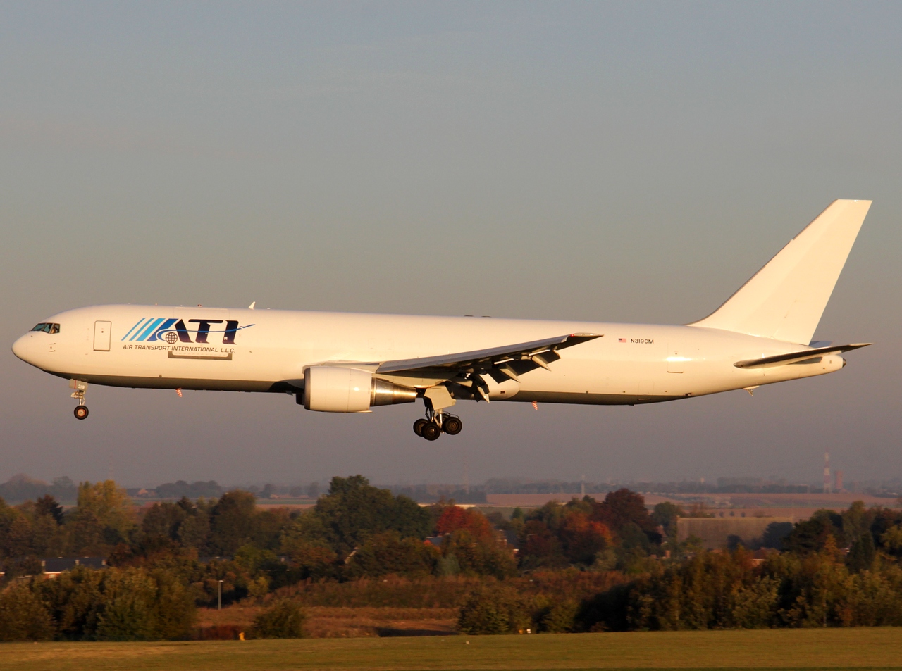 N319CM - 767-338(ER) - ATI _ Air Transport International - LGG - 23-10-2011