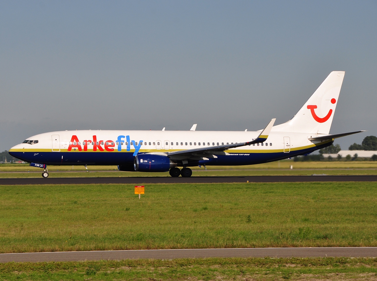 N738MA - 737-8Q8(WL) - Arkefly - AMS - 04-07-2011