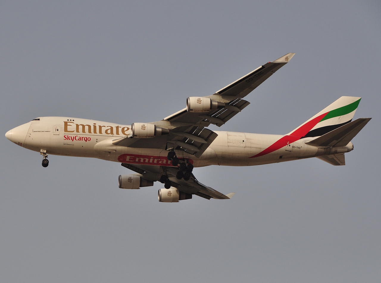 OO-THC - 747-4HAF(ER) - Emirates - DXB - 03-04-2011