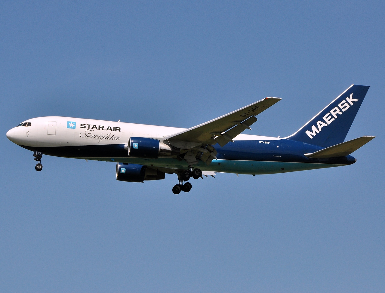 OY-SRF - 767-219(ER) - Star Air - HHN - 28-06-2011