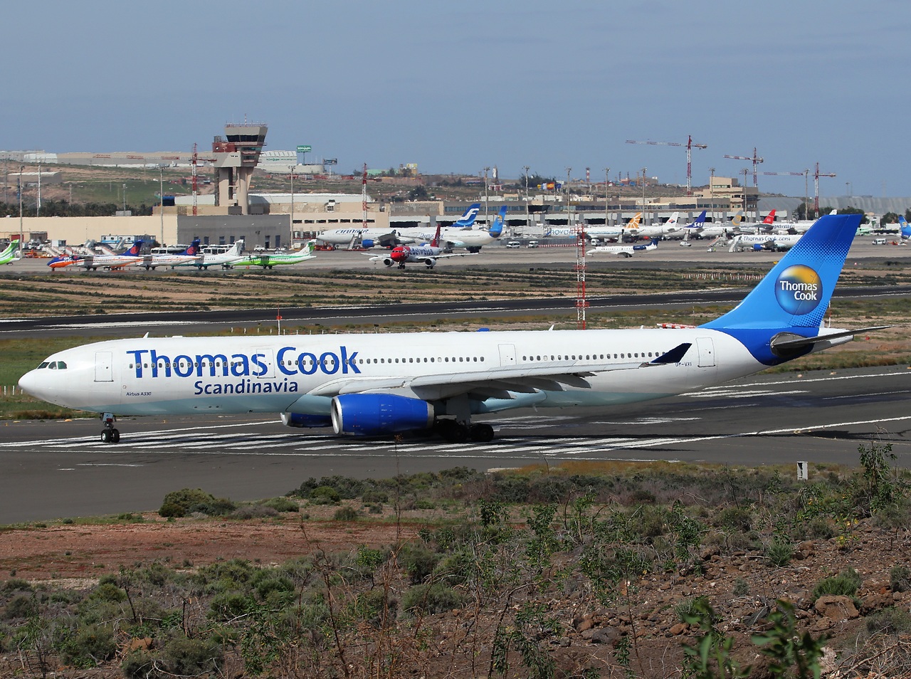 OY-VKI - A330-343 - Thomas Cook Airlines Scandinavia - LPA - 19-02-2011b