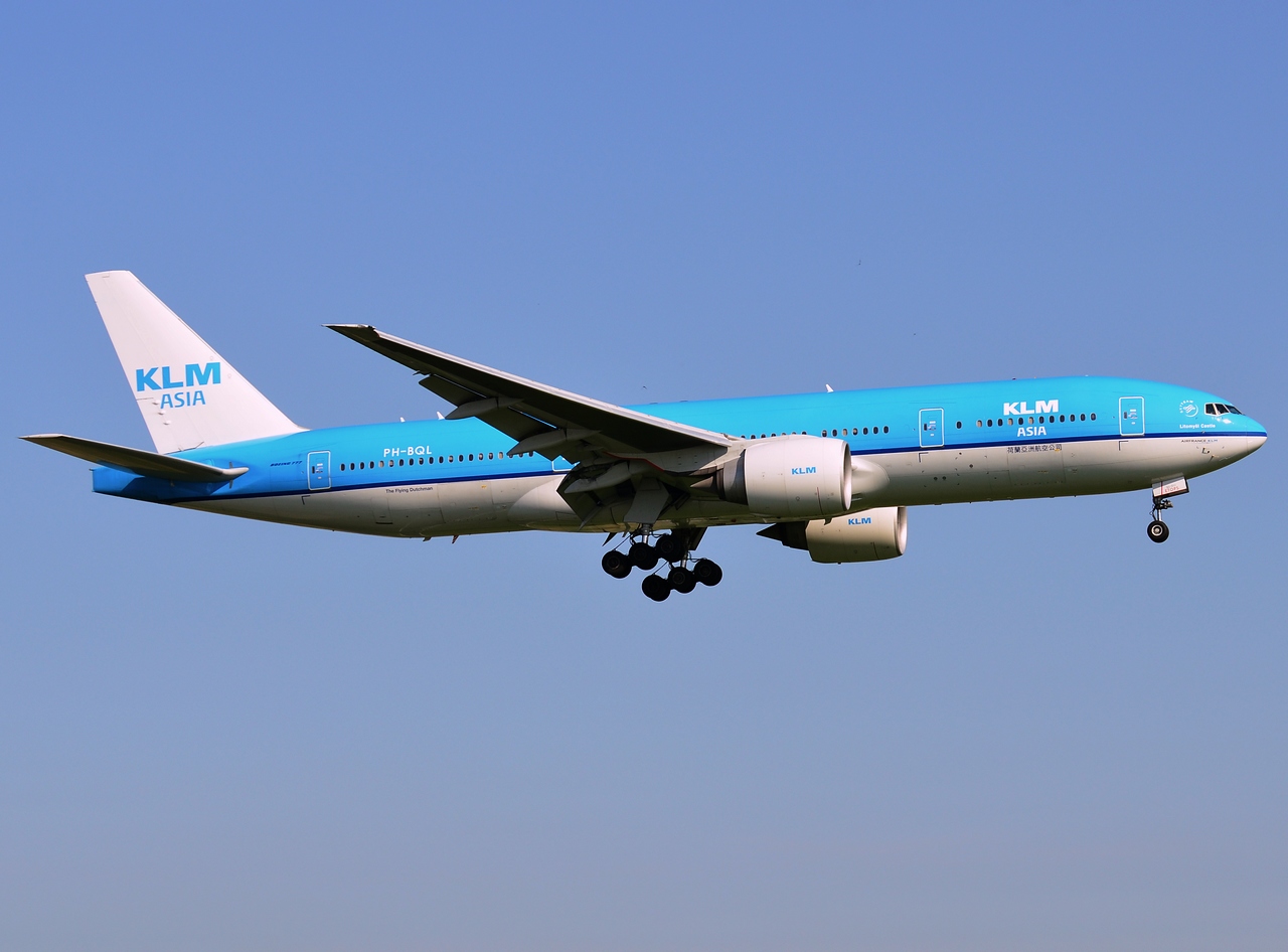 PH-BQL - 777-206(ER) - KLM Royal Dutch Airlines - AMS - 14-07-2011