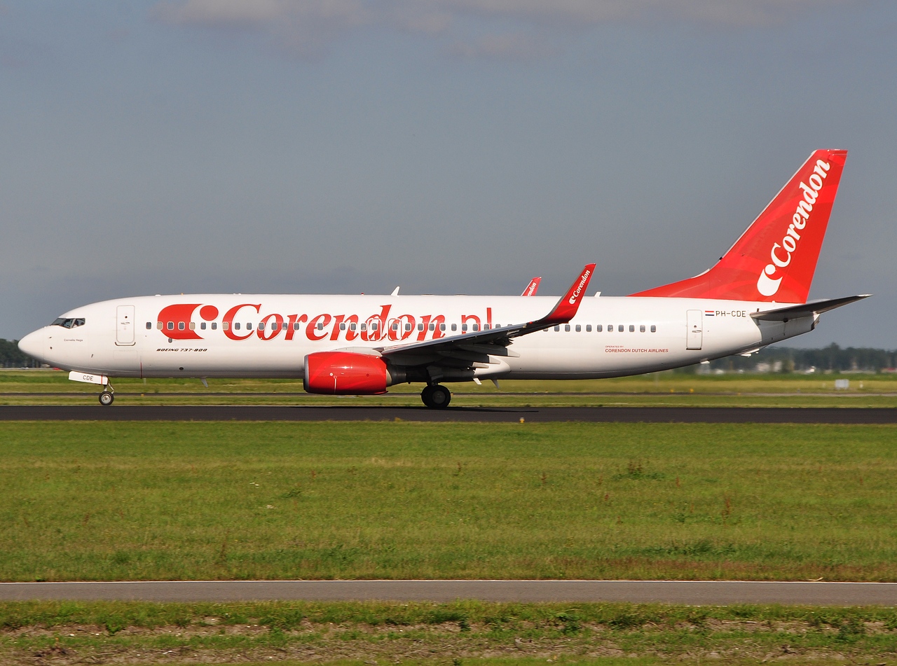 PH-CDE - 737-8KN(WL) - Corendon Dutch Airlines - AMS - 04-07-2011