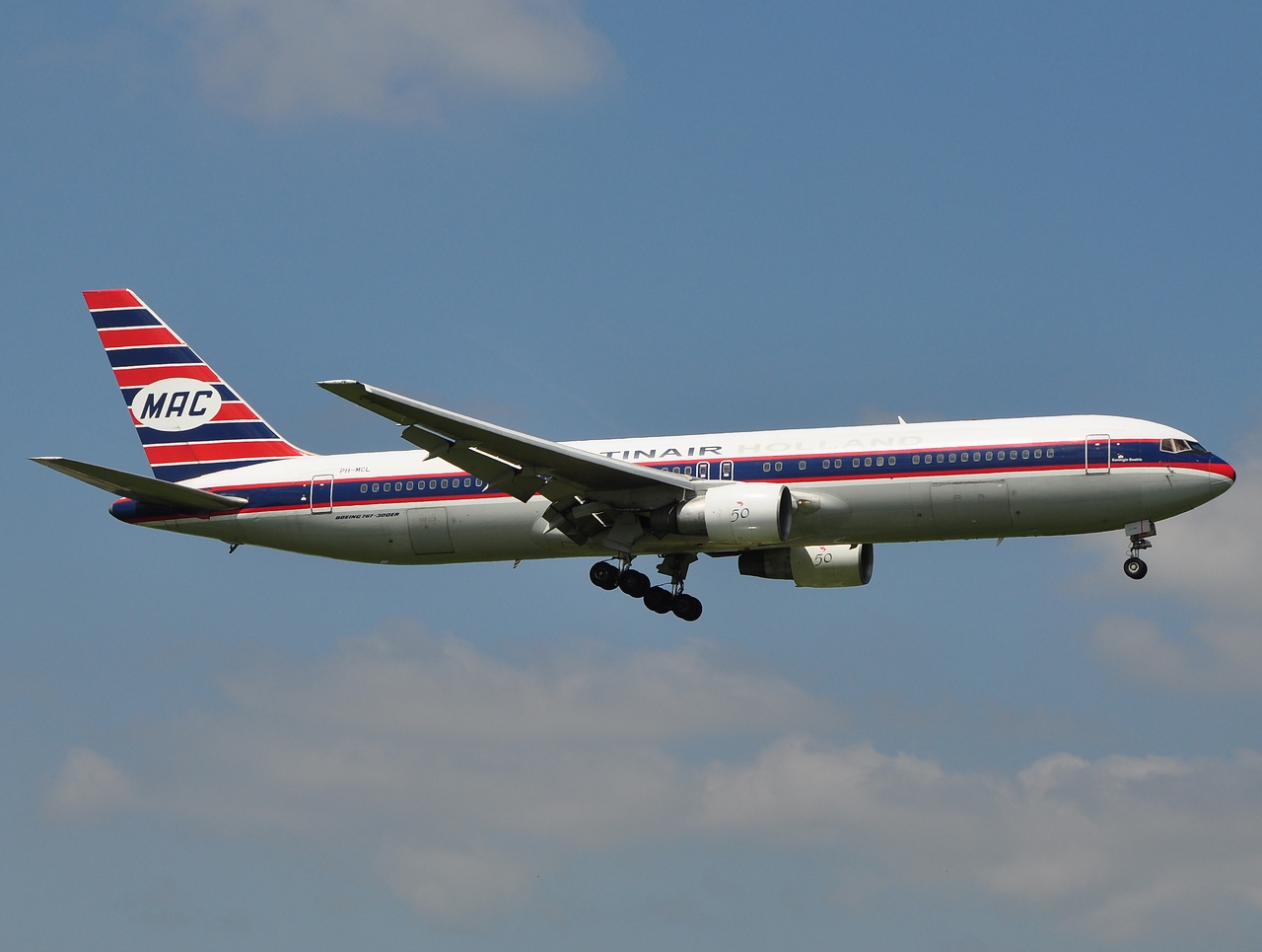 PH-MCL - 767-31A(ER) - Martinair Holland - AMS - 04-07-2011