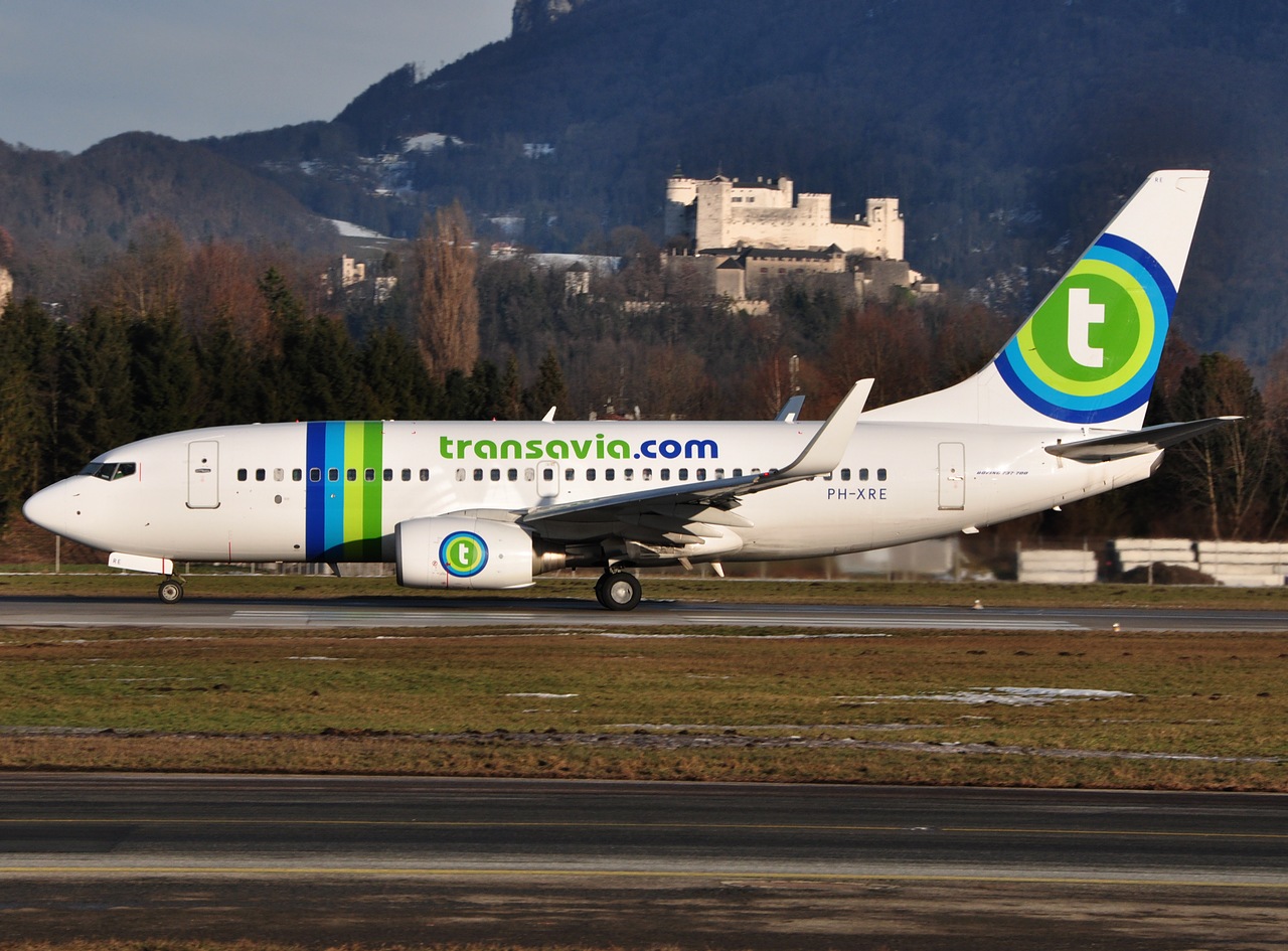 PH-XRE - 737-7K2(WL) - Transavia - SZG - 08-01-2011b