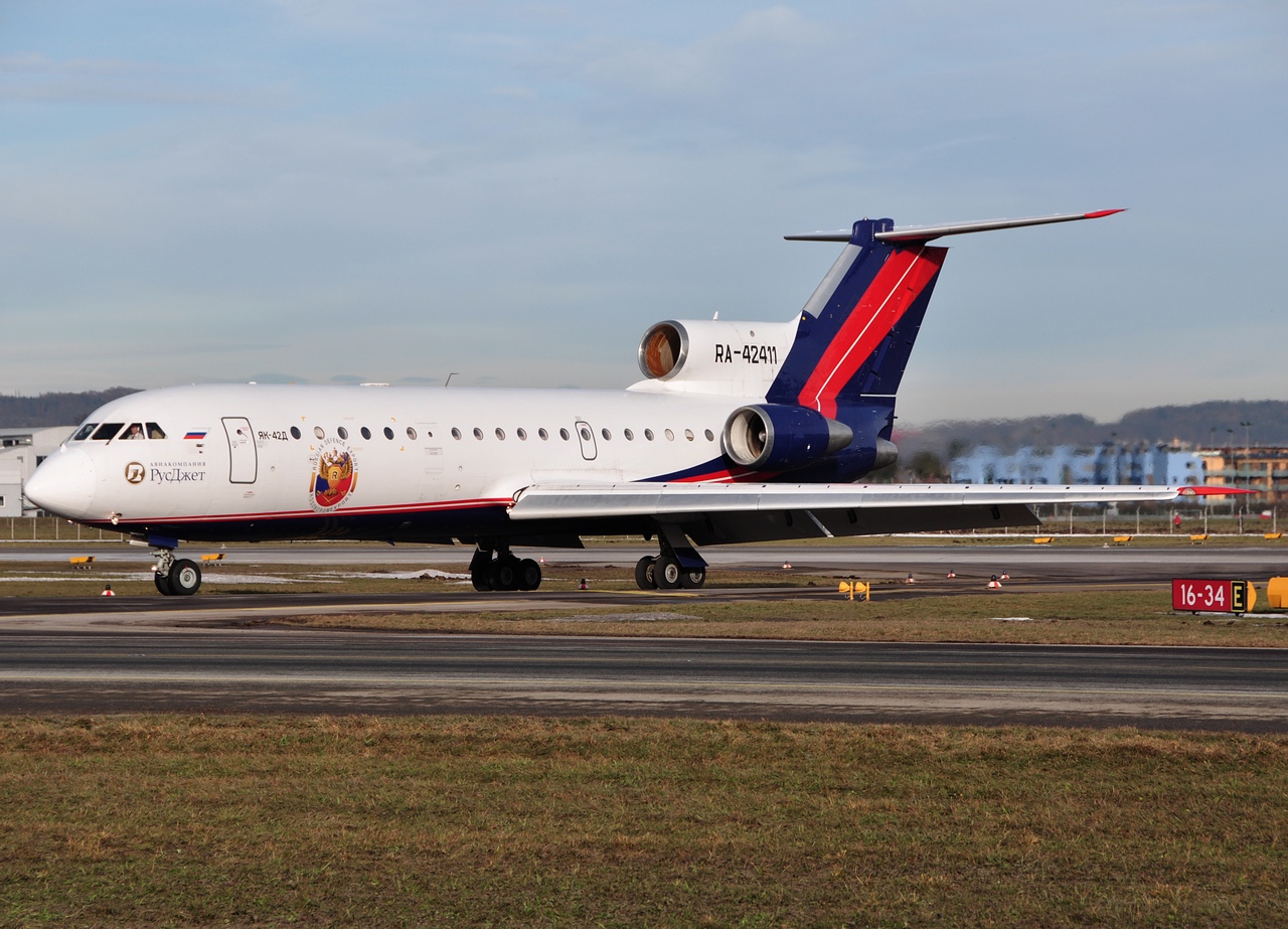 RA-42411 - Yakovlev Yak-42 - RusJet Aircompany - SZG - 09-01-2011b