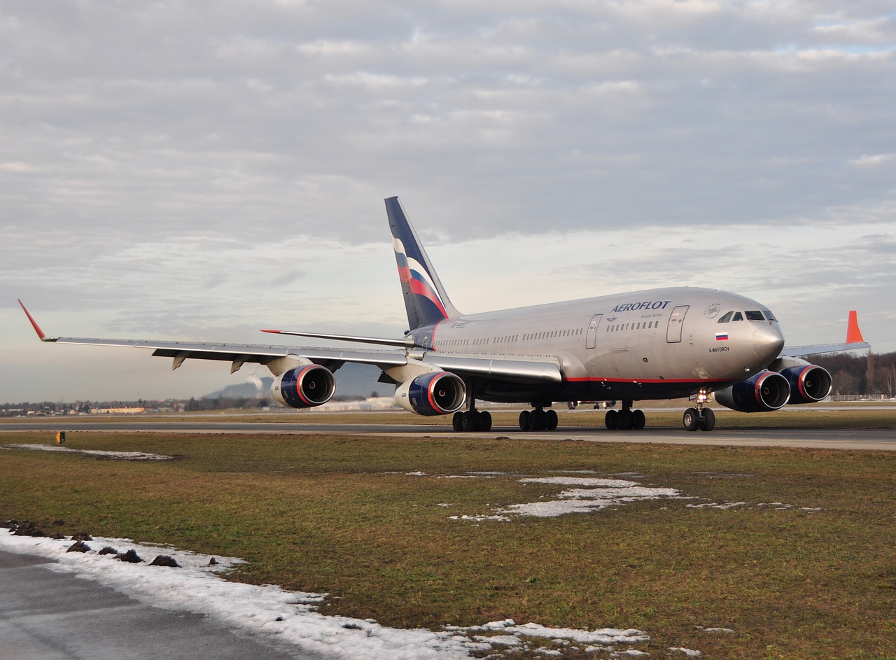 RA-96007 - Ilyushin Il-96-300 - Aeroflot _ Russian Airlines - SZG - 09-01-2011