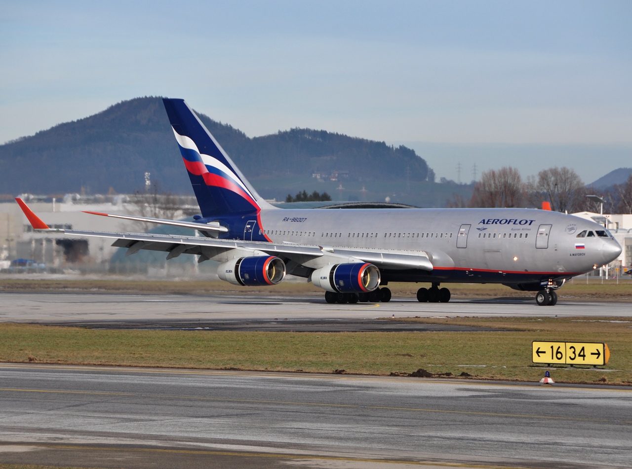 RA-96007 - Ilyushin Il-96-300 - Aeroflot _ Russian Airlines - SZG - 09-01-2011f