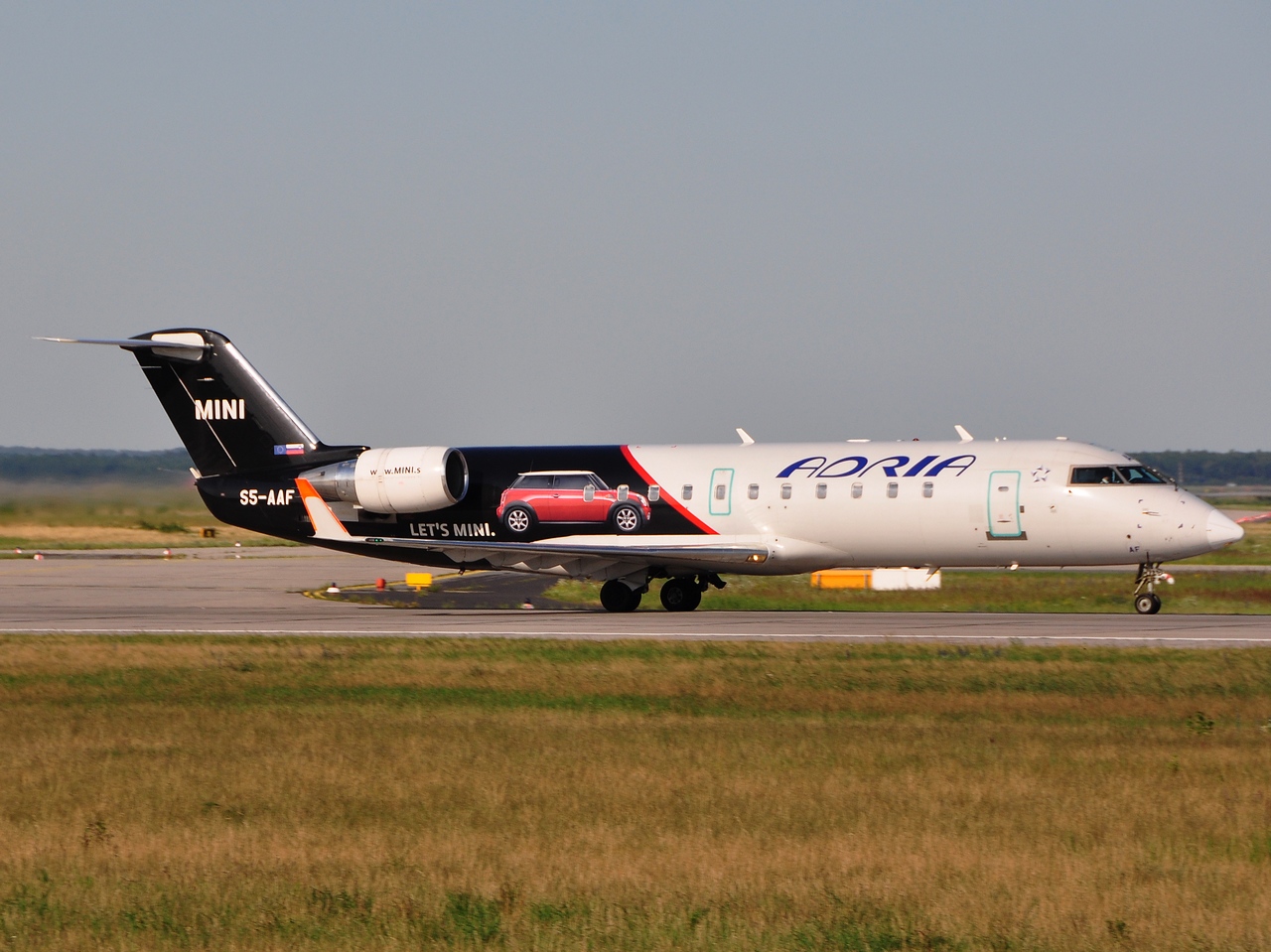S5-AAF - CRJ-200LR - Adria Airways - FRA - 27-06-2011