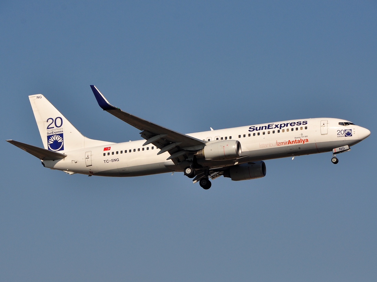 TC-SNG - 737-8HC(WL) - SunExpress - AYT - 28-08-2011