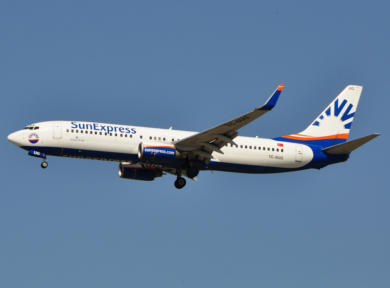 TC-SUG - 737-8CX(WL) - SunExpress - AYT - 28-08-2011