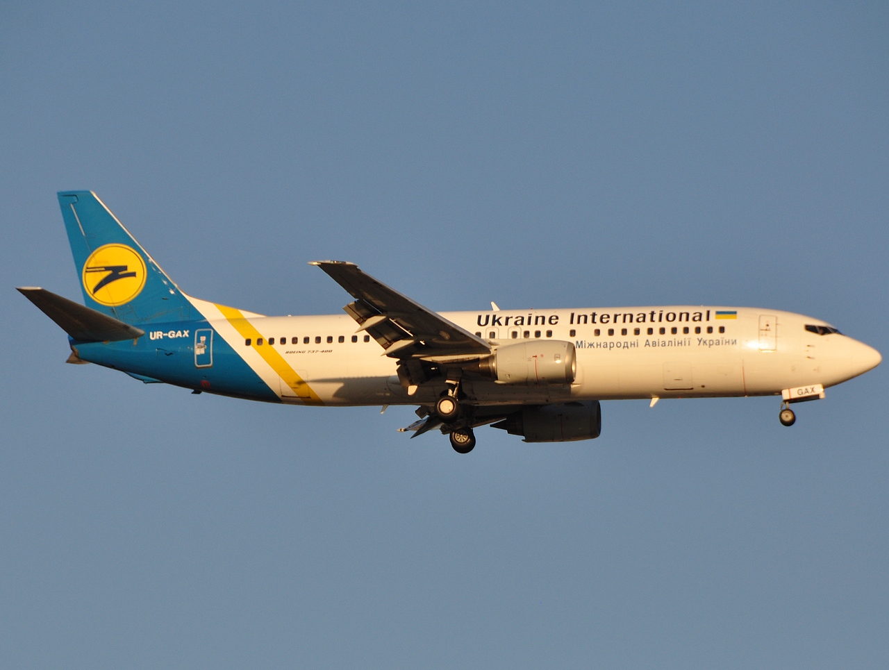 UR-GAX - 737-4Y0 - Ukraine International Airlines - AYT - 27-08-2011