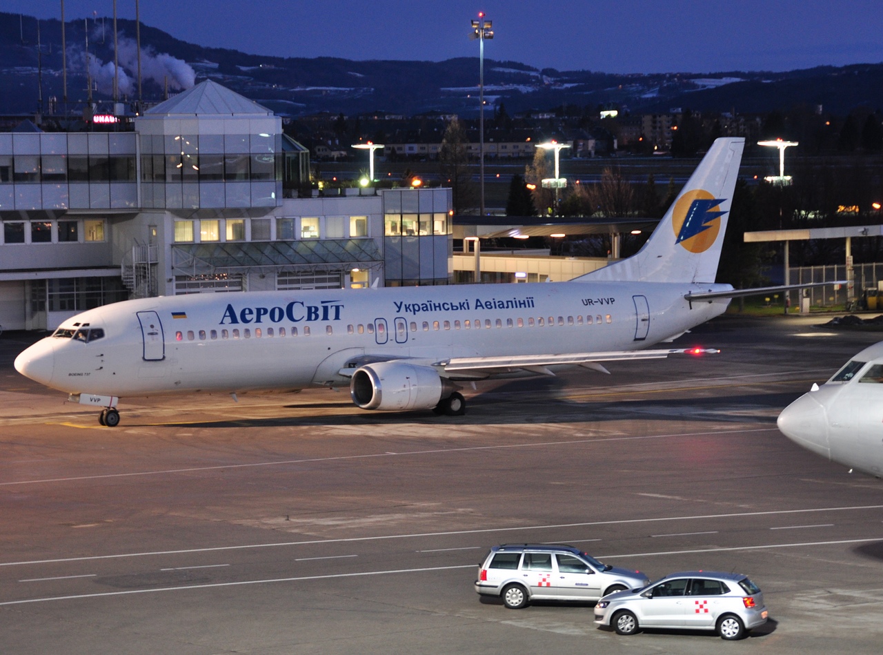UR-VVP - 737-4Q8 - AeroSvit Airlines - SZG - 09-01-2011