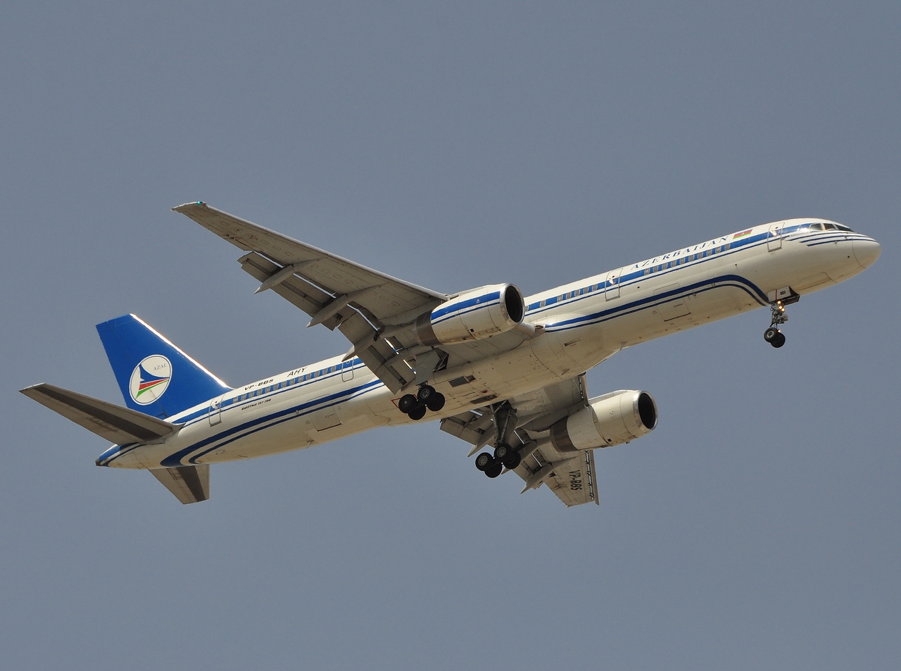 VP-BBS - 757-22L - AZAL Azerbaijan Airlines - DXB - 08-04-2011