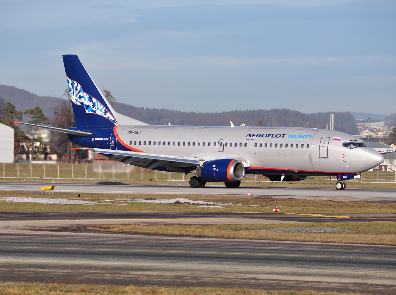 VP-BKT - 737-33R - Aeroflot Nord - SZG - 09-01-2011