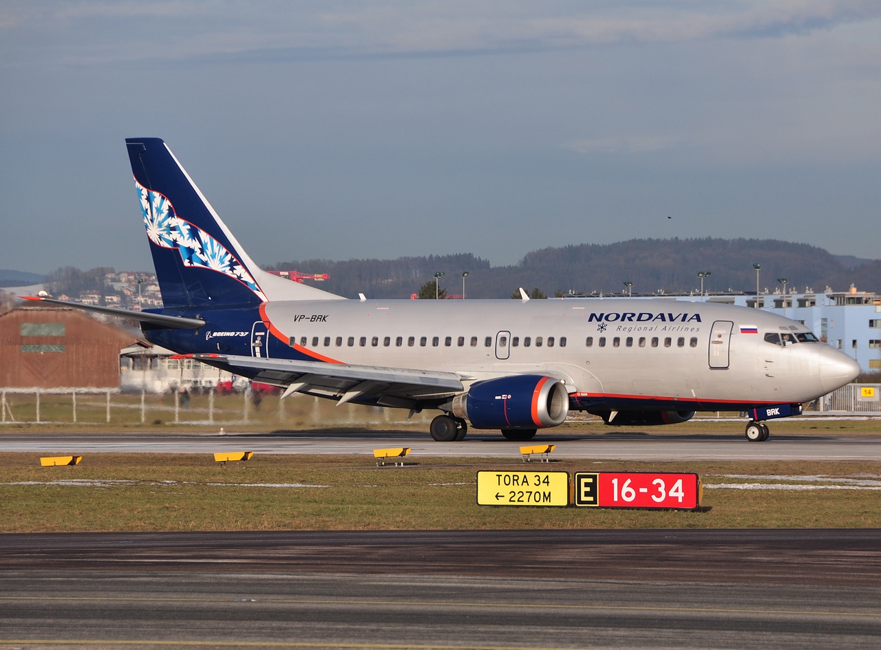 VP-BRK - 737-5Y0 - Nordavia - SZG - 09-01-2011