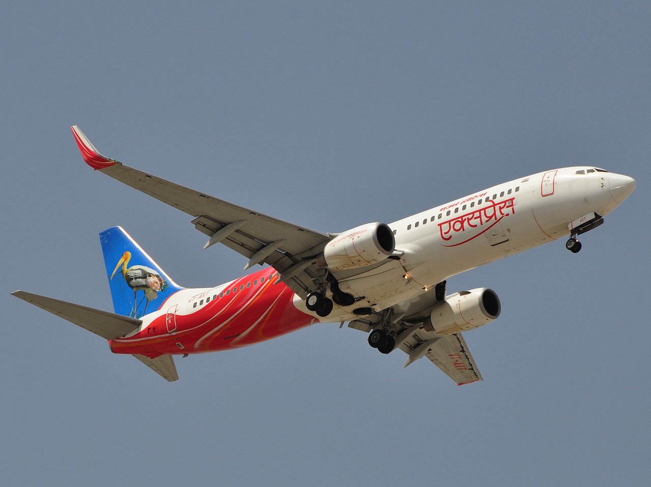 VT-AXT - 737-8HG(WL) - Air India Express - DXB - 08-04-2011
