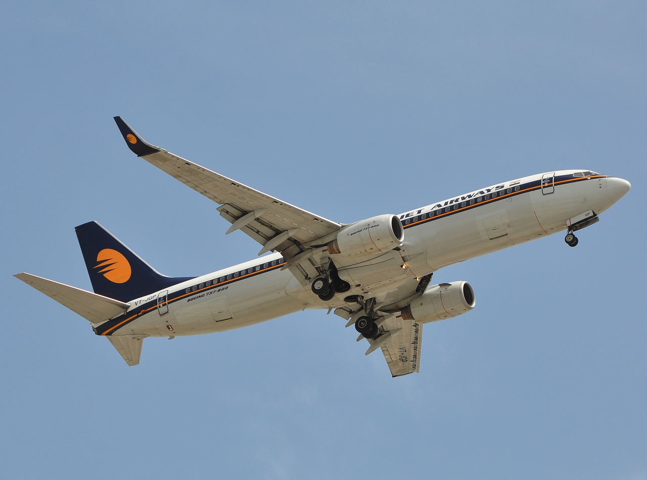 VT-JGP - 737-85R(WL) - Jet Airways - DXB - 07-04-2011