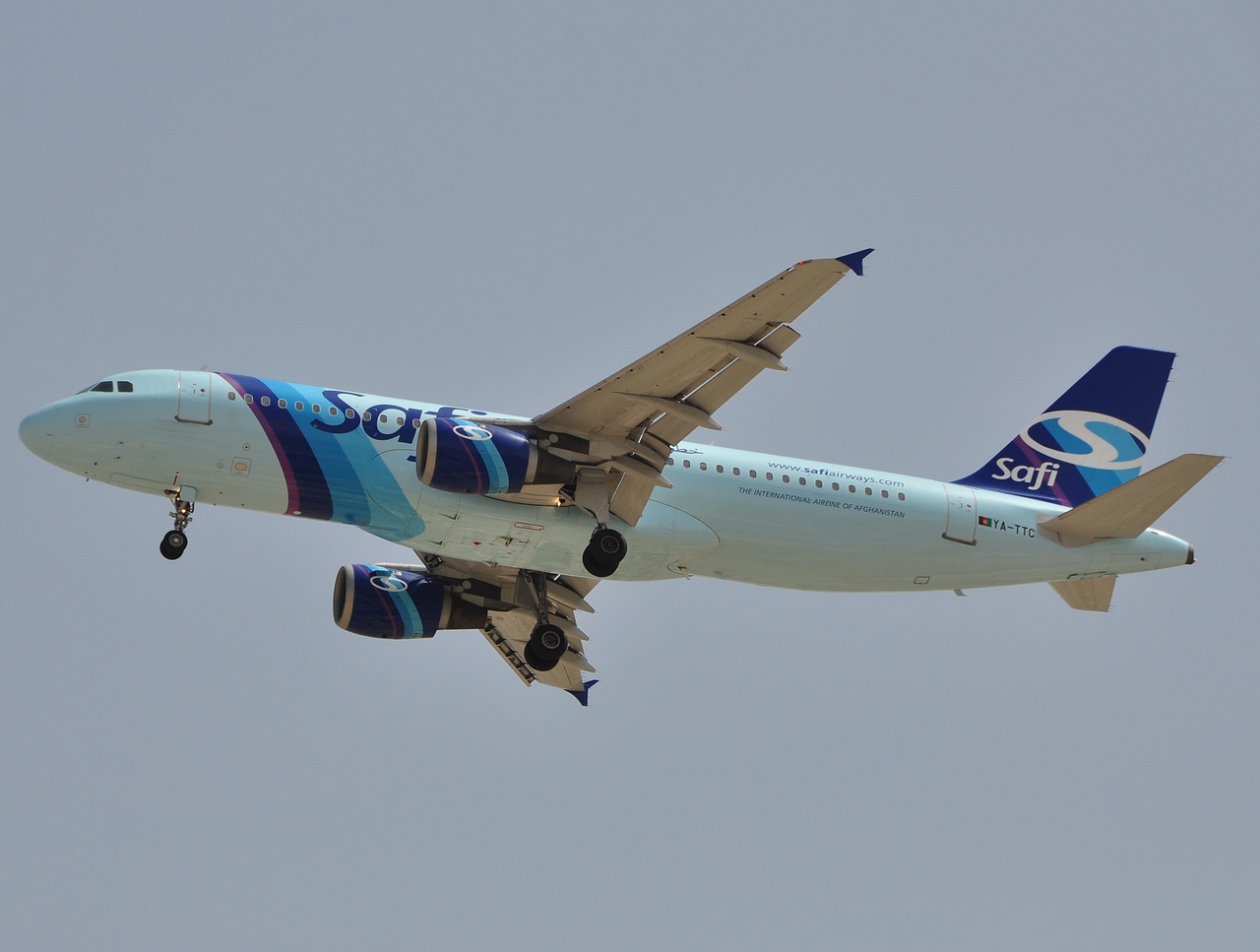 YA-TTC - A320-212 - Safi Airways - DXB - 03-04-2011